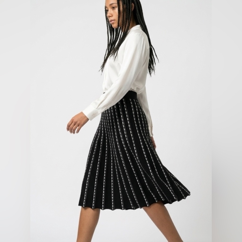 Sioni Black and White Patterned A-Line Skirt